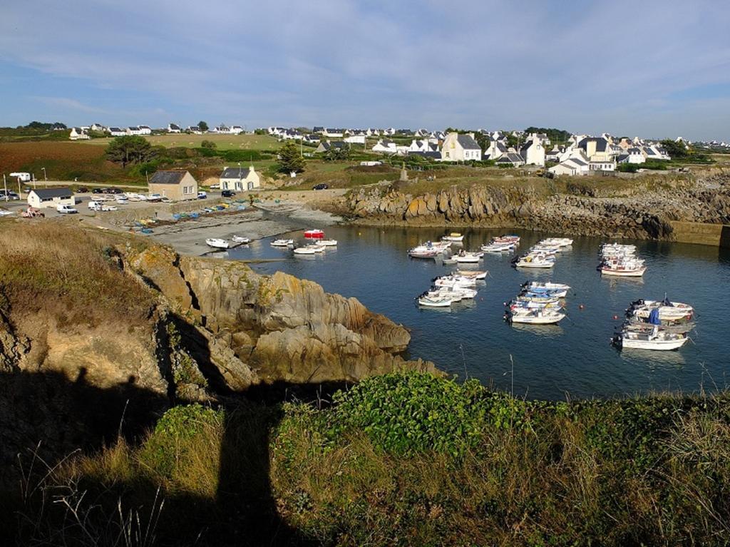 Au Calme A 10Mn Des Baies De Douarnenez Et Audierne Avec Cuisine A Disposition Mahalon Bagian luar foto